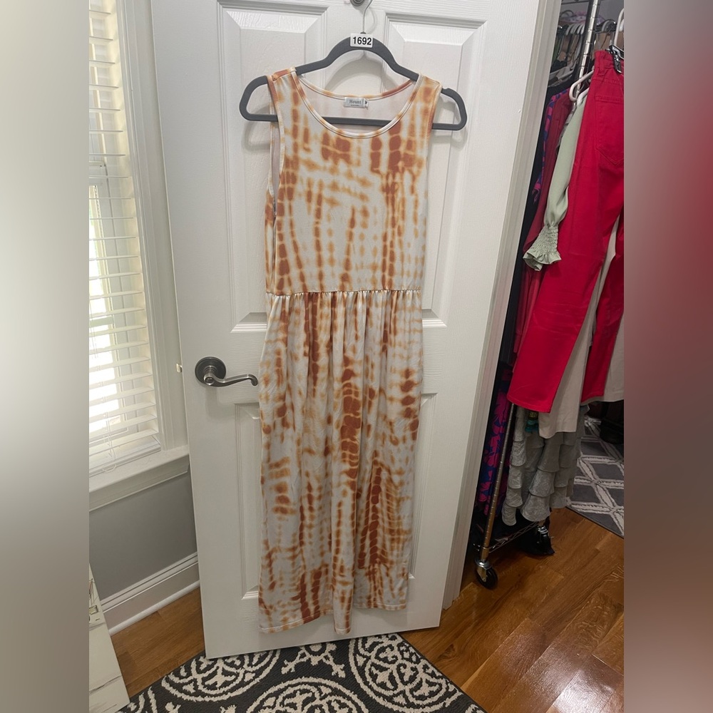 Sleeveless Tie-Dye Maxi Dress in Brown and White